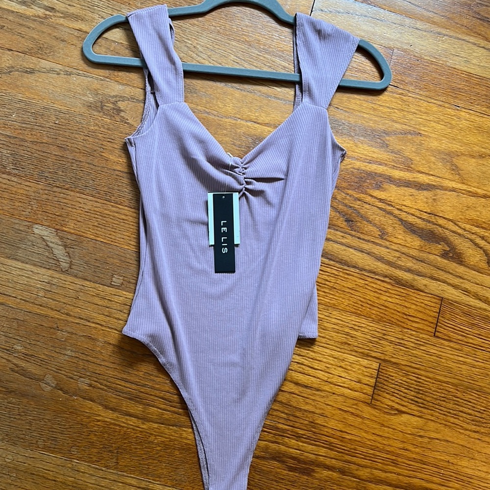 Le Lis body suite. Size S